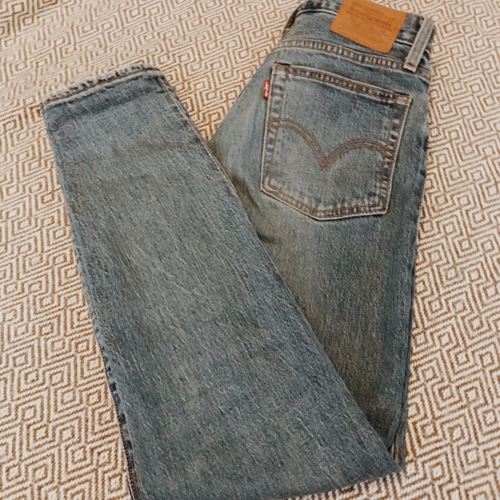 Levies Wedgie Jean